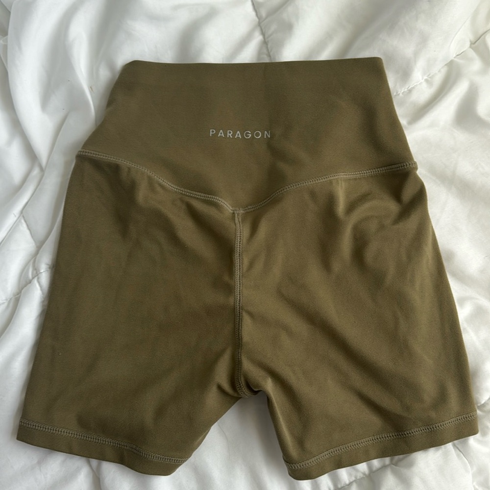 Paragon shorts green